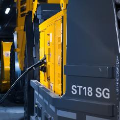 Epirocs största lastare Scooptram ST18 SG är del av ordern från Hudbay Minerals. Foto: Epiroc