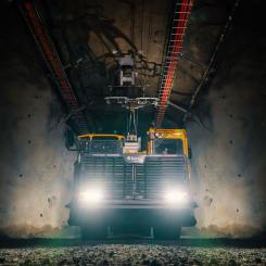 Avsiktsförklaringen bygger på införandet av världens första batterielektriska underjordiska trolleytrucksystem vid Bolidens gruva i Kristineberg. Foto: Boliden/Tomas Westermark