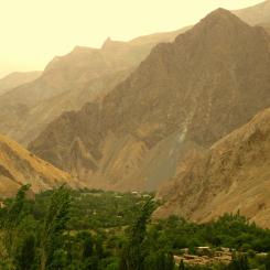 För att gruvsektorn ska kunna bli en viktig del av den afghanska ekonomin måste produktionen skalas upp och lämna nuvarande hantverksmässiga och semi-industriella metoder bakom sig. Foto: Ahmad Imami/Wikimedia Commons