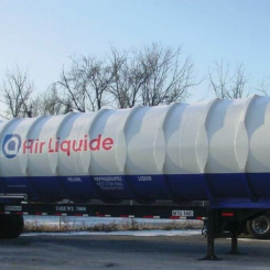 Helium transporteras i flytande form i speciella tankcontainrar, som är kostsamma. I dem kan helium hållas flytande i 30 till 40 dagar. Foto: Air Liquide
