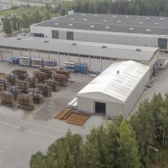 Ovako Metals Oy Ab, med bas i Tammerfors, erbjuder lagerhållning, bearbetning och distribution av stål och andra metaller till verkstads-, process- och byggindustrin. Bolaget har cirka 40 anställda och redovisade en nettoomsättning på 40 miljoner euro under 2024. Copyright: kuvauspalvelu Salopino