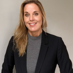 Frida Adrian är född 1977 och kommer närmast från rollen som Senior Advisor inom Investor Relations, corporate communications och ESG på eget konsultföretag.  Foto: Alleima