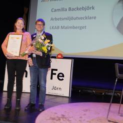 Årets vinnare Camilla Backebjörk tillsammans med Gramkos ordförande Gunnar Rådberg. Foto: Svemin