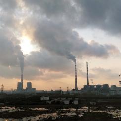 Ett koleldat kraftverk i Nantong, Kina. Foto: Kristoferb, Wikimedia Commons
