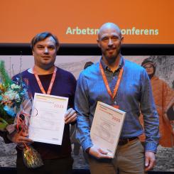  Jim Abrahamsson och Fredrik Taivalsaari från LKAB Malmberget fick ta emot årets Arbetsmiljöpris på Svemins Arbetsmiljökonferens. Foto: Svemin