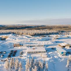 Sprängämnesfabriken har byggts vid Kankbergsgruvan, som drivs av Boliden. Foto: Boliden