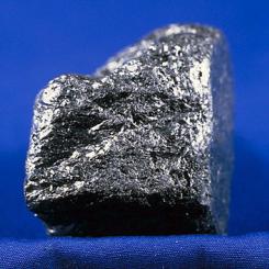 Grafit. Grafit motsvarar ca 40% av det aktiva materialet i litiumjonbatterier. Foto: Wikimedia Commons