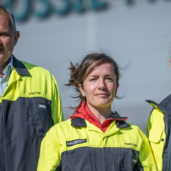 Swerim på besök hos samarbetspartnern Hybrit för visning av den nya pilotanläggningen för direktreduktion med vätgas. Från vänster: Jonas Jordberg, Nuria Fuertes, Swerim samt MarieAnheden, projektledare för pilotprojektet vätgaslagret vid Hybrit.