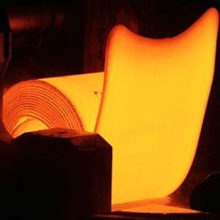 Varmvalsning av stål i svensk anläggning. Foto: Pia Nordlander