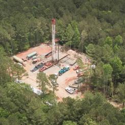 Detta är en borrigg som Standard Lithium har placerat i Lewisville i Arkansas. Foto: Standard Lithium