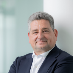 Thyssenkrupps vd Miguel López kräver lägre energipriser och varnar för att den tyska industrin tappar konkurrenskraft mot USA och Kina. Foto: Thyssenkrupp.