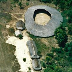 Yanomami-bosättning. Foto: Cmacauley/Wikimedia Commons